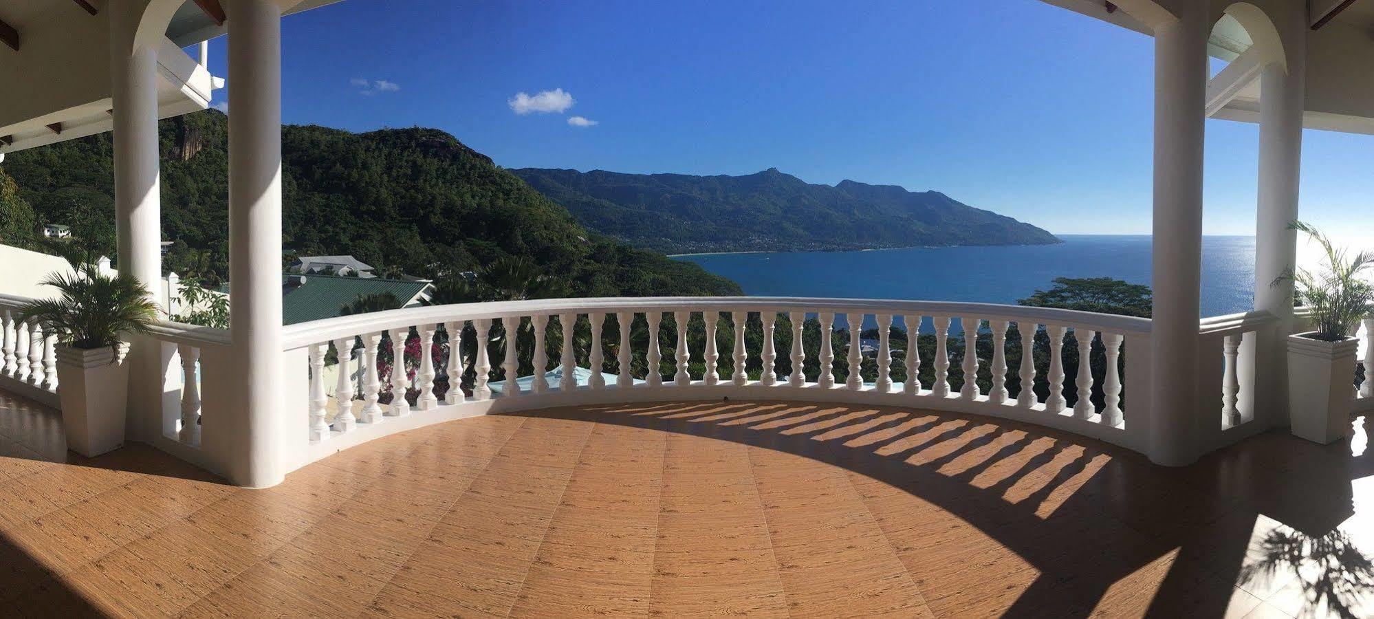Petit Amour Villa Glacis  Kültér fotó